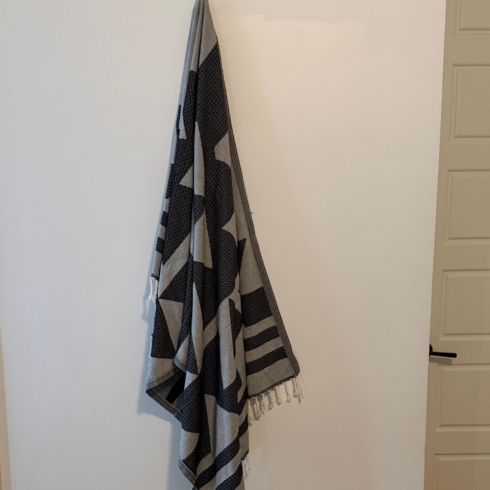 Sandcloud Geometric Patterned Gray and Black Beach Towel. Set of 2.